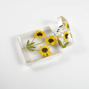 Captured Nature in Resin – Square Sunflower Pendant and Earrings Set