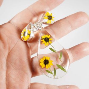 Captured Nature in Resin – Teardrop Shaped Pendant and Earring Set