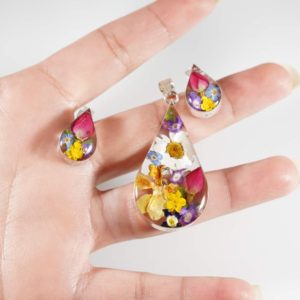 Captured Nature in Resin – Teardrop Shaped Pendant and Earring Set