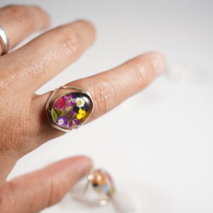 Captured Nature in Resin – Nature Ring Medium Circle with Assorted Flowers Adjustable Size