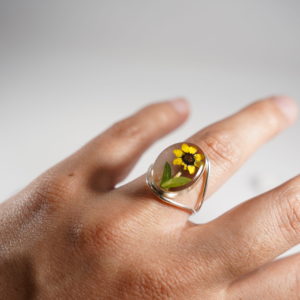 Captured Nature in Resin – Nature Ring Small Oval with Sunflower Adjustable Size