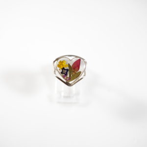 Captured Nature in Resin – Nature Ring Small Heart with Assorted Flowers Adjustable Size
