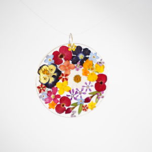 Captured Nature in Resin – Beautiful Medallion with Real Flowers